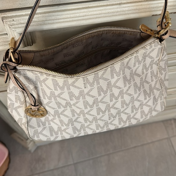 Michael Kors White - Vanilla MK Logo Bag - Picture 4 of 5